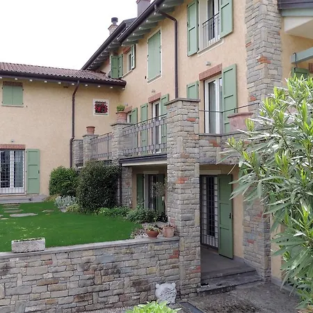 A Casa Lombardo Couette-café Crosio Della Valle