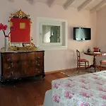 A Casa Lombardo Nocleg ze śniadaniem