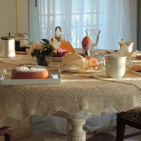 A Casa Lombardo Nocleg ze śniadaniem Crosio Della Valle